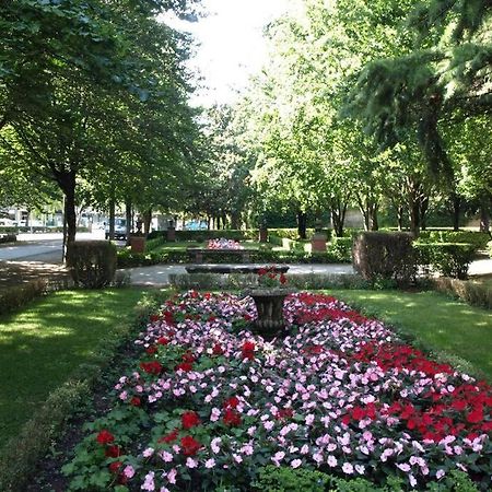 Larraina By Clabao Apartment Pamplona Bagian luar foto