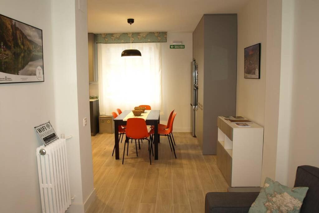 Larraina By Clabao Apartment Pamplona Bagian luar foto