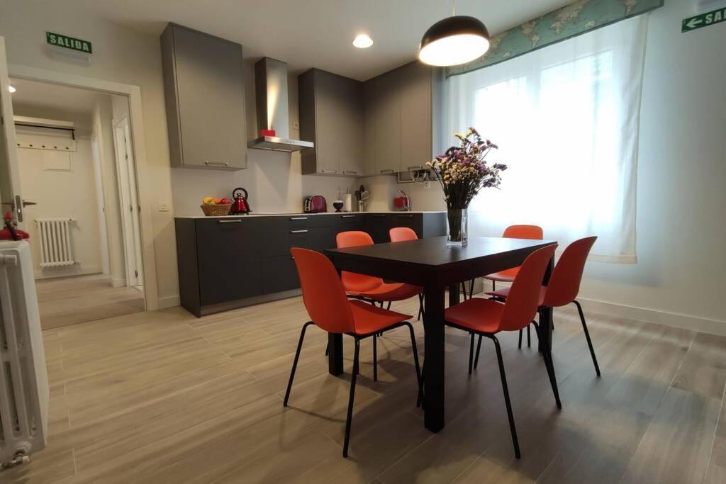 Larraina By Clabao Apartment Pamplona Bagian luar foto